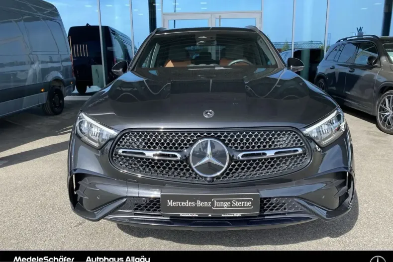 Mercedes-Benz GLC 200 (Clasa GLC) din 2025 cu 15.255 km - oferta MER209774 - foto 3
