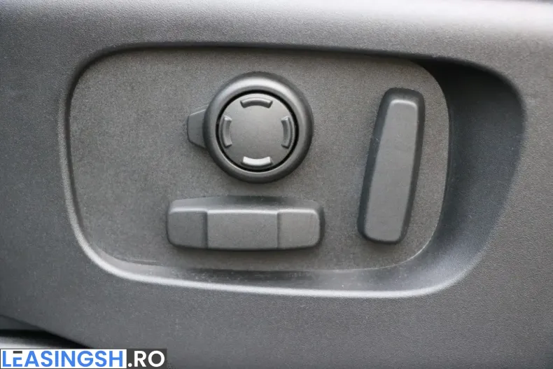 Land Rover Discovery din 2024 cu 19.900 km - oferta LAN209785 - foto 12