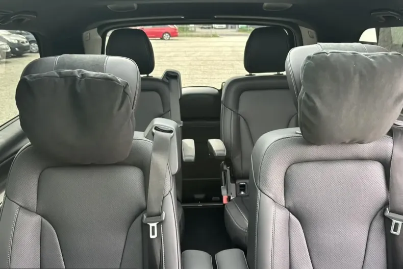 Mercedes-Benz V 300 (Clasa V) din 2024 cu 45.708 km - oferta MER209786 - foto 13