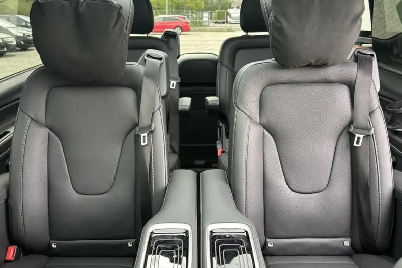 Mercedes-Benz V 300 (Clasa V) din 2024 cu 45.708 km - oferta MER209786 - foto 17