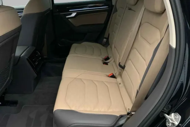 Volkswagen Touareg din 2025 cu 15.300 km - oferta VOL209789 - foto 11