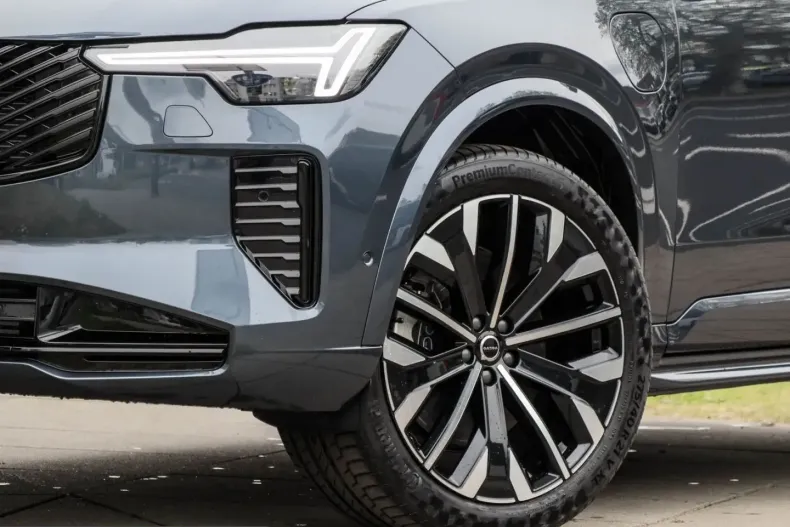 Volvo XC90 din 2025 cu 16.600 km - oferta VOL209790 - foto 3