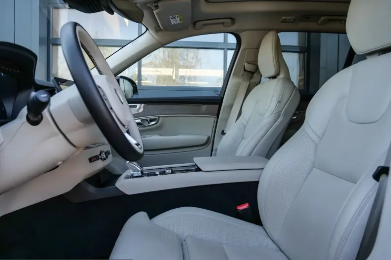 Volvo XC90 din 2025 cu 19.963 km - oferta VOL209799 - foto 7