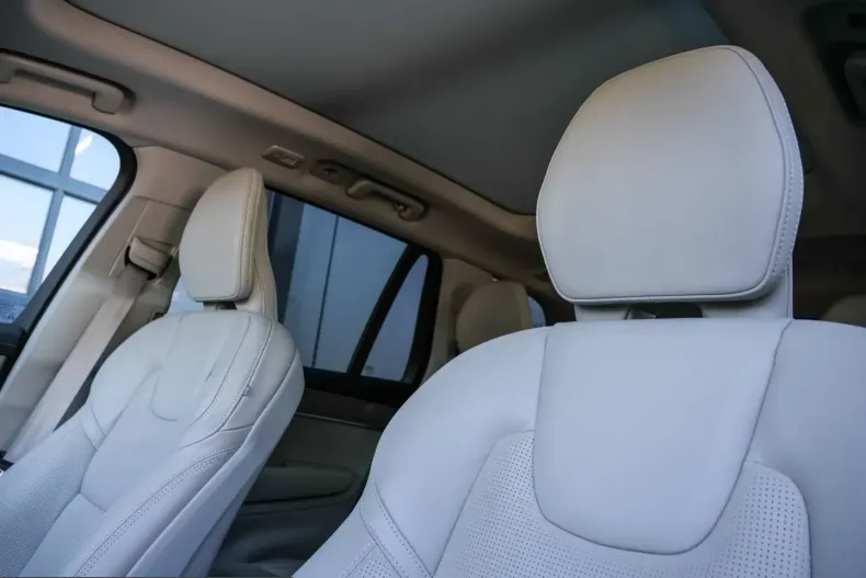 Volvo XC90 din 2025 cu 19.963 km - oferta VOL209799 - foto 8
