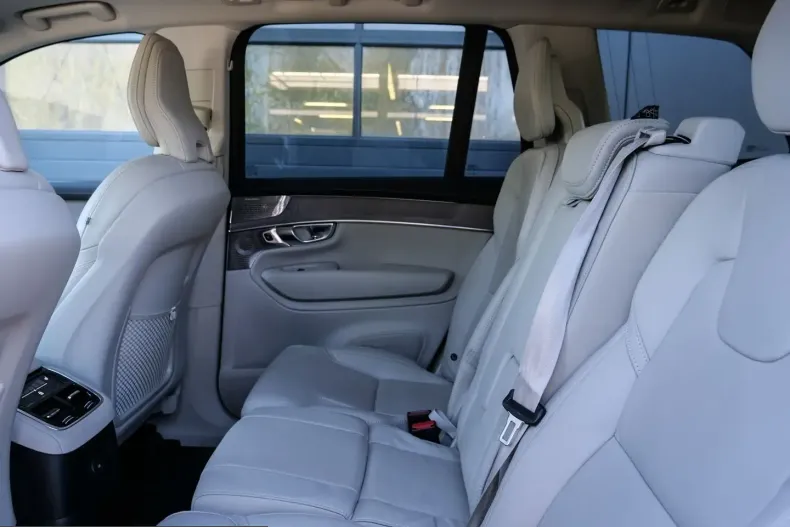 Volvo XC90 din 2025 cu 19.963 km - oferta VOL209799 - foto 9