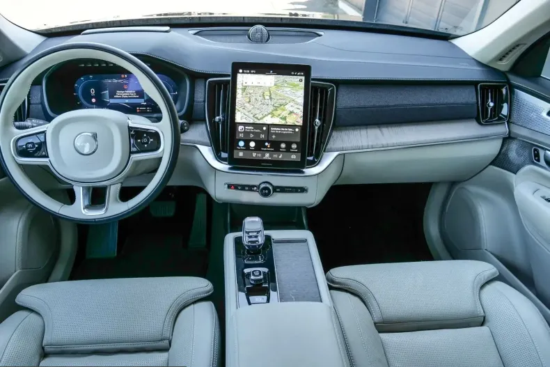 Volvo XC90 din 2025 cu 19.963 km - oferta VOL209799 - foto 10