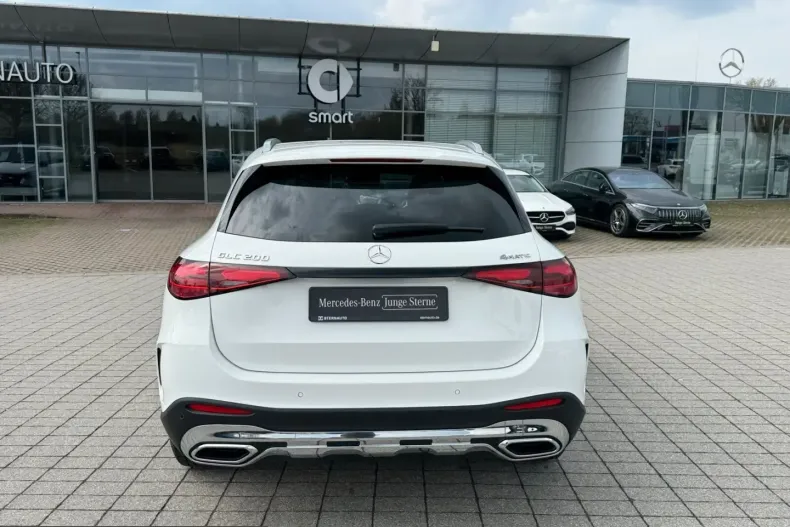 Mercedes-Benz GLC 200 (Clasa GLC) din 2023 cu 28.800 km - oferta MER209810 - foto 4