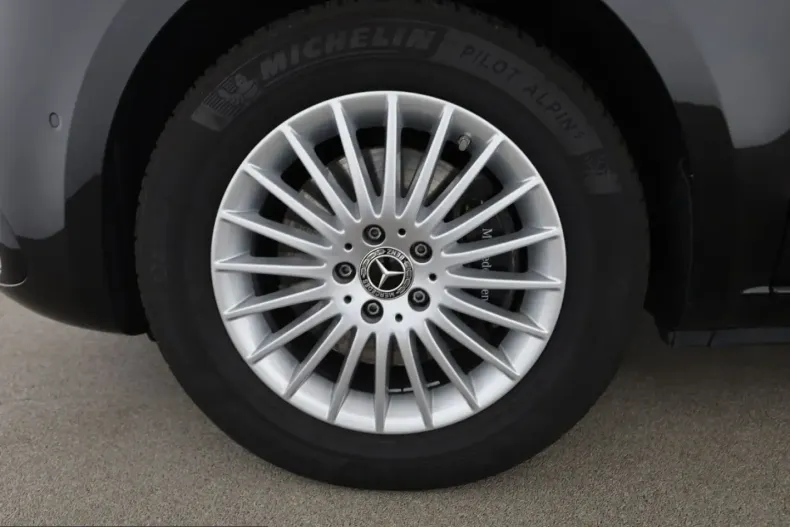 Mercedes-Benz V 300 (Clasa V) din 2025 cu 18.600 km - oferta MER209828 - foto 17