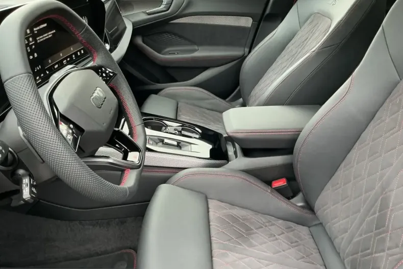 Audi A5 din 2025 cu 9.887 km - oferta AUD209838 - foto 11