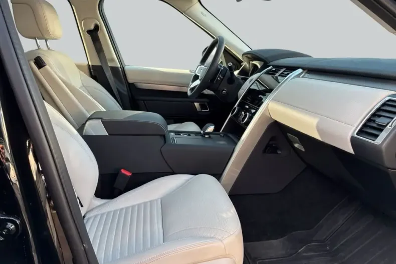 Land Rover Discovery din 2025 cu 19.897 km - oferta LAN209840 - foto 3
