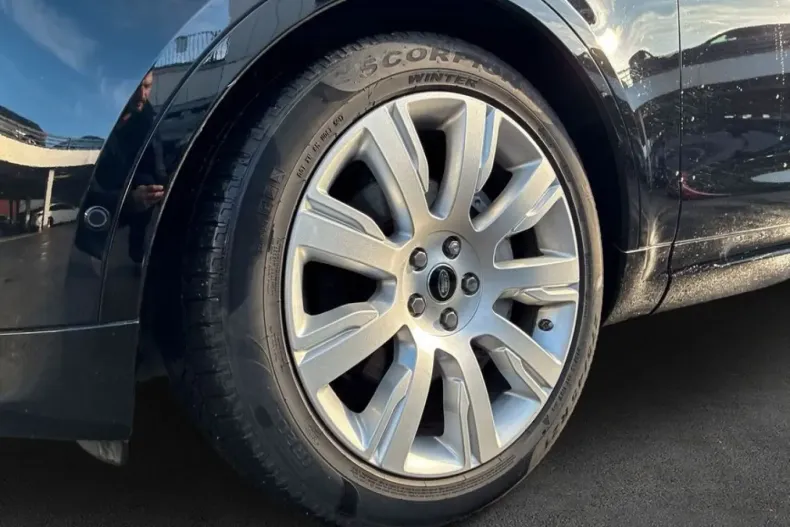 Land Rover Discovery din 2025 cu 19.897 km - oferta LAN209840 - foto 12