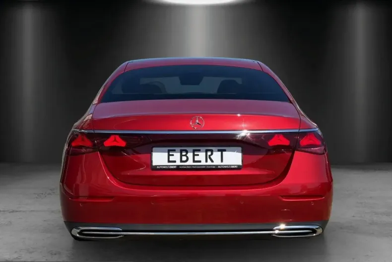 Mercedes-Benz E 400 (Clasa E) din 2022 cu 5.870 km - oferta MER209859 - foto 4