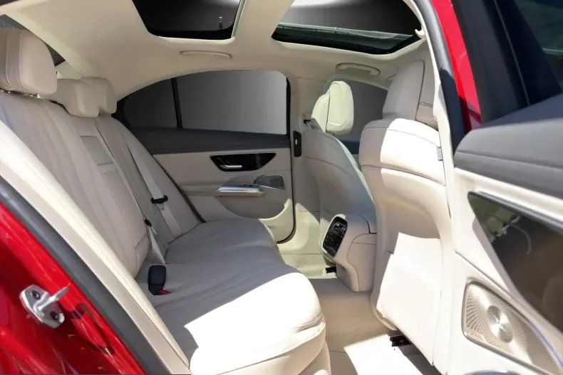 Mercedes-Benz E 400 (Clasa E) din 2022 cu 5.870 km - oferta MER209859 - foto 9