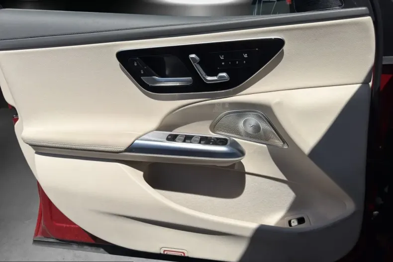 Mercedes-Benz E 400 (Clasa E) din 2022 cu 5.870 km - oferta MER209859 - foto 13