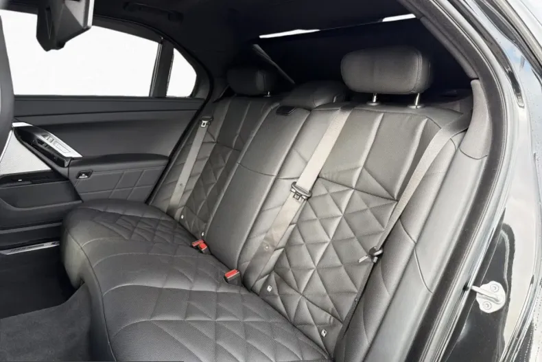 BMW 740 (Seria 7) din 2025 cu 14.384 km - oferta BMW209896 - foto 16
