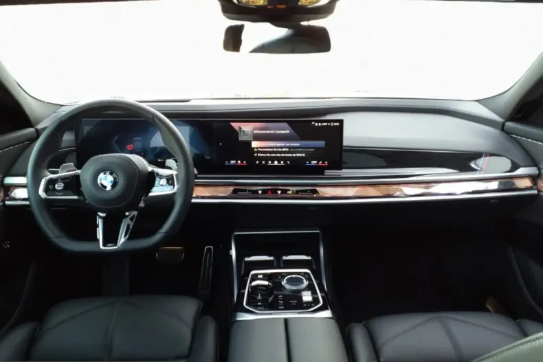 BMW 740 (Seria 7) din 2025 cu 7.030 km - oferta BMW209898 - foto 13