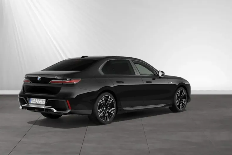 BMW 740 (Seria 7) din 2025 cu 5.200 km - oferta BMW209899 - foto 2