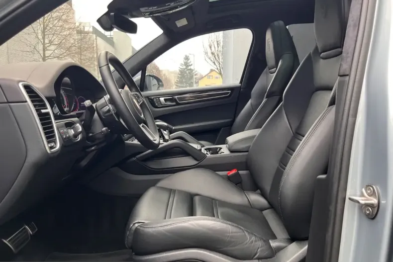 Porsche Cayenne din 2022 cu 9.500 km - oferta POR209901 - foto 5