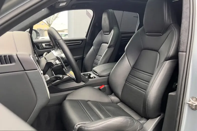 Porsche Cayenne din 2022 cu 9.500 km - oferta POR209901 - foto 6