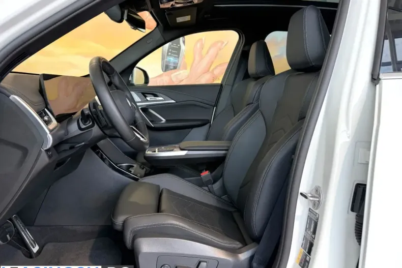 BMW iX1 (Seria X) din 2024 cu 48.000 km - oferta BMW209903 - foto 3