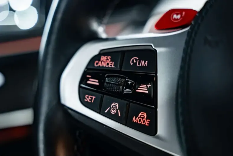 BMW M8 (Seria 8) din 2022 cu 33.371 km - oferta BMW209904 - foto 23