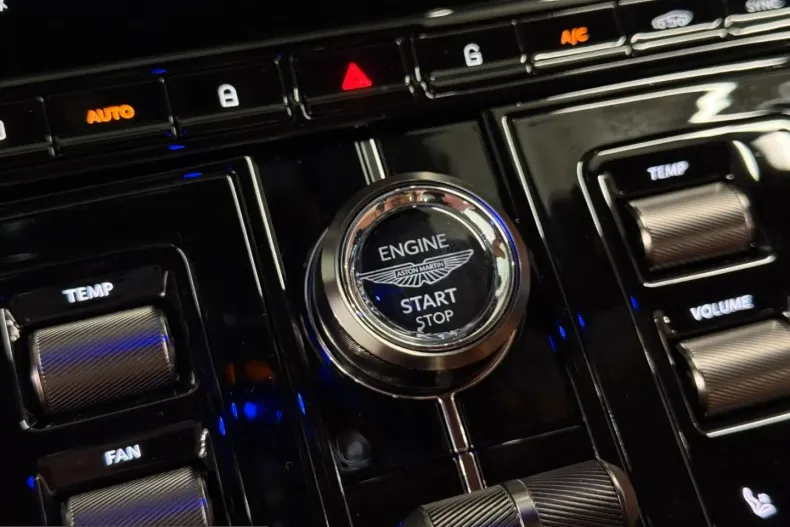 Aston Martin DB12 din 2025 cu 2.000 km - oferta AST209906 - foto 19