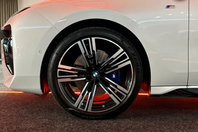 BMW 740 (Seria 7) din 2024 cu 26.715 km - oferta BMW209911 - foto 8