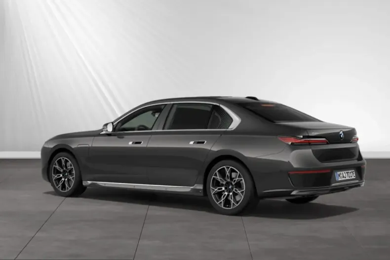 BMW 750 (Seria 7) din 2024 cu 39.975 km - oferta BMW209912 - foto 8