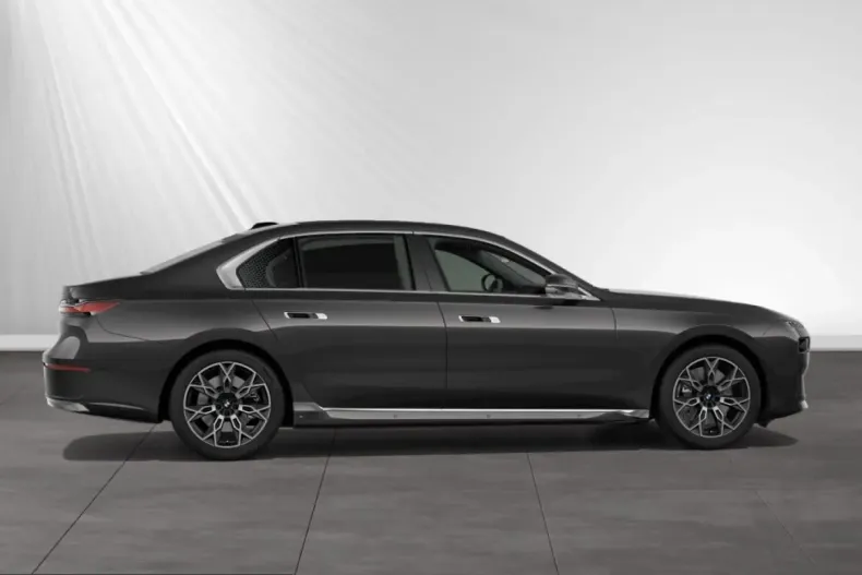 BMW 750 (Seria 7) din 2024 cu 39.975 km - oferta BMW209912 - foto 11