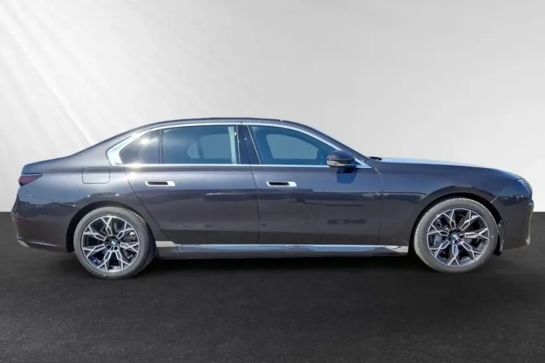 BMW 750 (Seria 7) din 2024 cu 4.500 km - oferta BMW209913 - foto 2