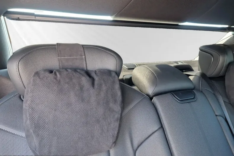 BMW 750 (Seria 7) din 2024 cu 4.500 km - oferta BMW209913 - foto 21