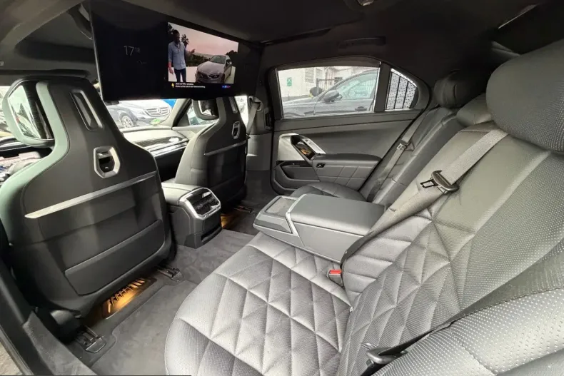 BMW 740 (Seria 7) din 2024 cu 42.900 km - oferta BMW209915 - foto 2