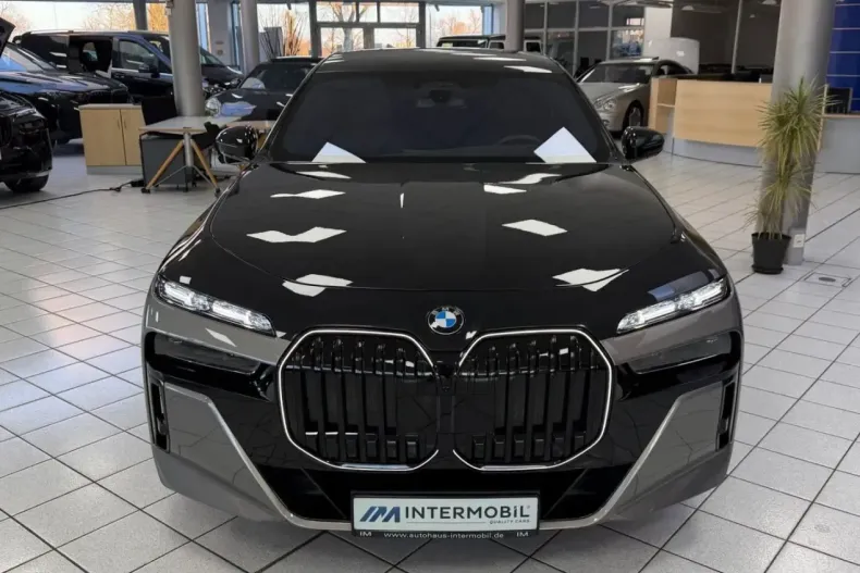 BMW 740 (Seria 7) din 2025 cu 12.235 km - oferta BMW209917 - foto 2