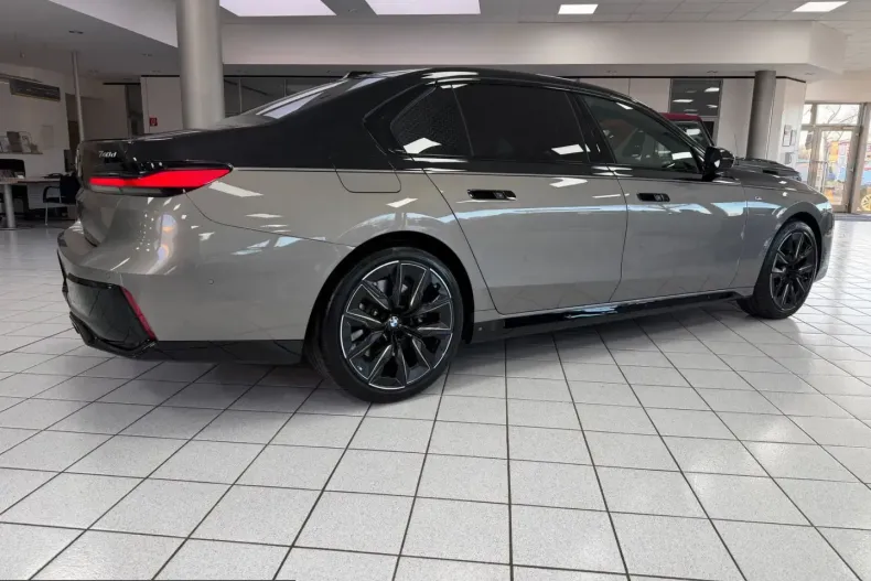 BMW 740 (Seria 7) din 2025 cu 12.235 km - oferta BMW209917 - foto 4