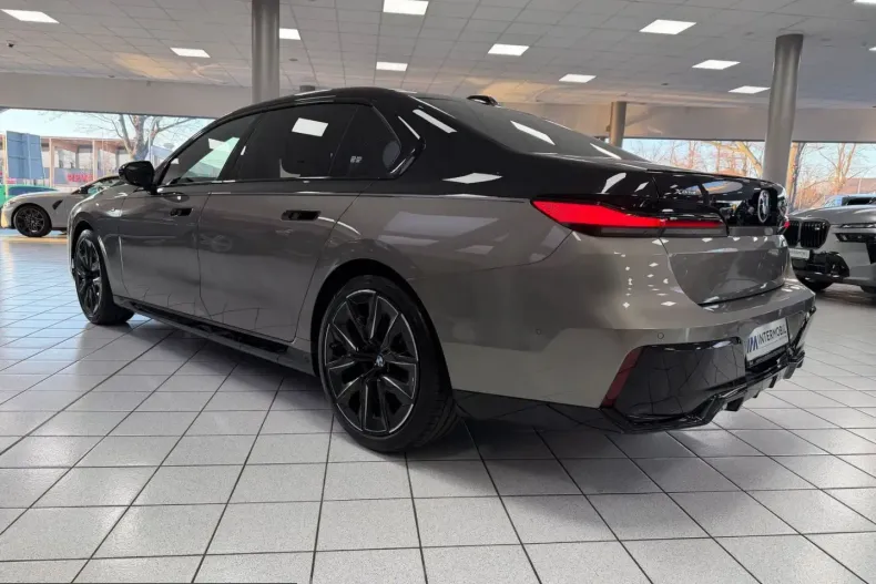 BMW 740 (Seria 7) din 2025 cu 12.235 km - oferta BMW209917 - foto 6