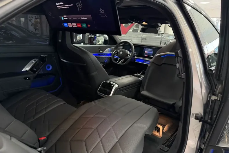 BMW 740 (Seria 7) din 2025 cu 12.235 km - oferta BMW209917 - foto 23