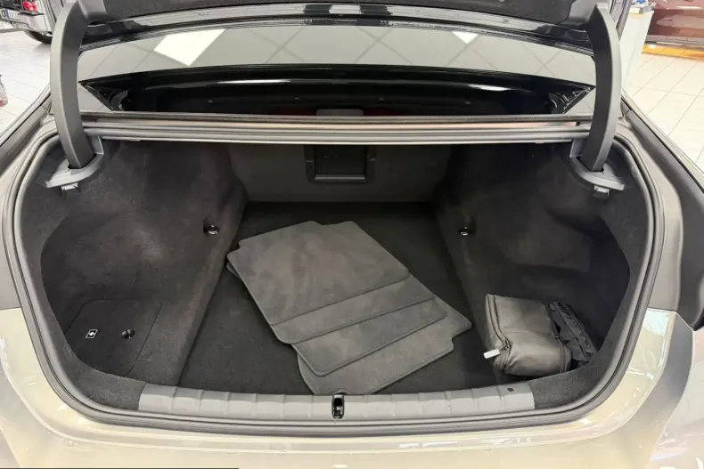 BMW 740 (Seria 7) din 2025 cu 12.235 km - oferta BMW209917 - foto 28