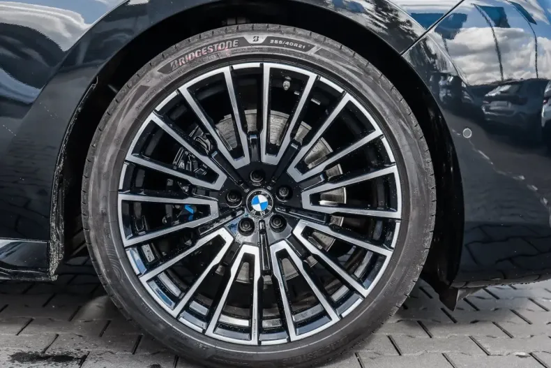 BMW 740 (Seria 7) din 2025 cu 18.550 km - oferta BMW209918 - foto 10