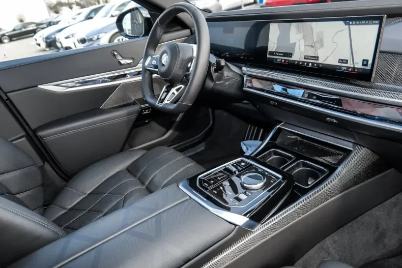 BMW 740 (Seria 7) din 2025 cu 18.550 km - oferta BMW209918 - foto 17