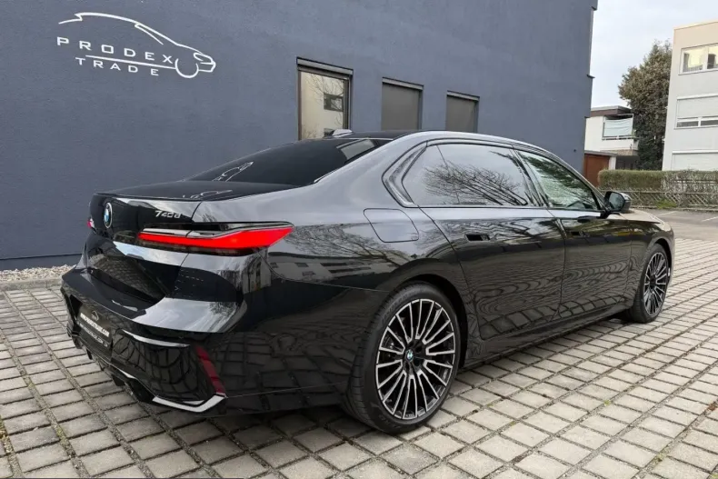 BMW 740 (Seria 7) din 2025 cu 2.000 km - oferta BMW209919 - foto 3
