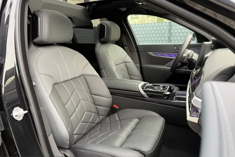 BMW 740 (Seria 7) din 2025 cu 2.000 km - oferta BMW209919 - foto 14