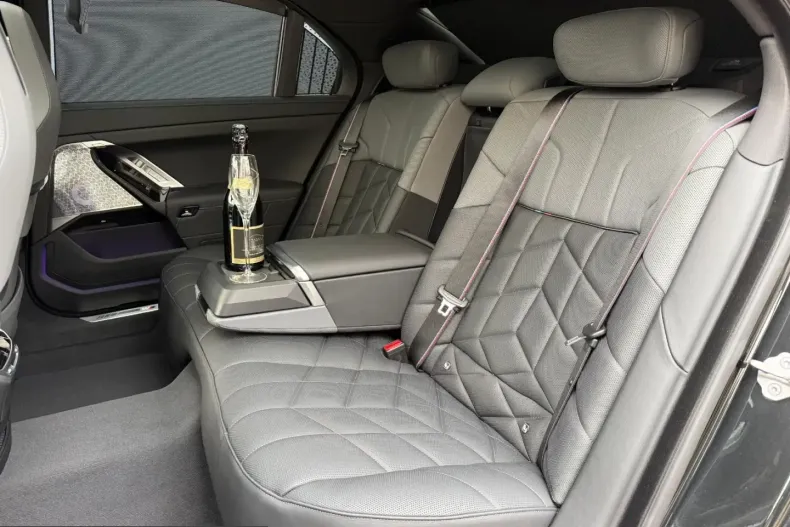 BMW 740 (Seria 7) din 2025 cu 2.000 km - oferta BMW209919 - foto 15