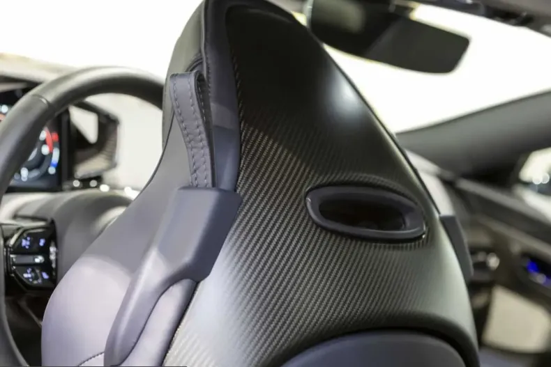Aston Martin Vanquish din 2025 cu 10.600 km - oferta AST209920 - foto 22