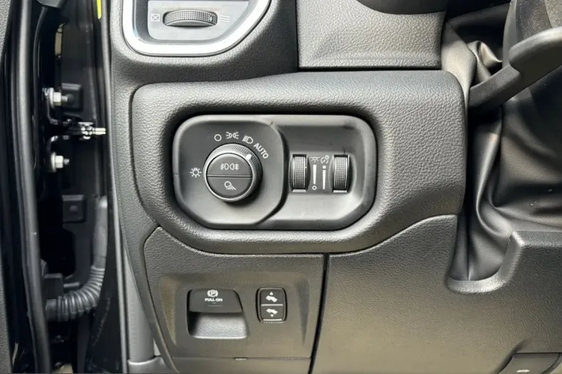 Dodge RAM din 2024 cu 9.300 km - oferta DOD209921 - foto 12