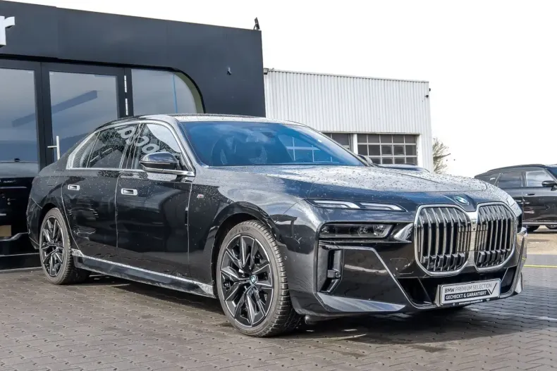 BMW 740 (Seria 7) din 2025 cu 11.900 km - oferta BMW209930 - foto 6