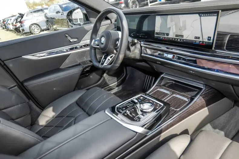 BMW 740 (Seria 7) din 2025 cu 11.900 km - oferta BMW209930 - foto 17