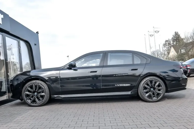 BMW 740 (Seria 7) din 2025 cu 14.550 km - oferta BMW209931 - foto 9