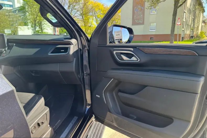 Chevrolet Suburban din 2024 cu 26.632 km - oferta CHE209937 - foto 13