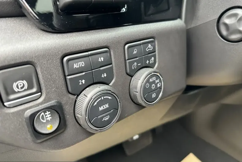 Chevrolet Silverado din 2025 cu 11.500 km - oferta CHE209939 - foto 10