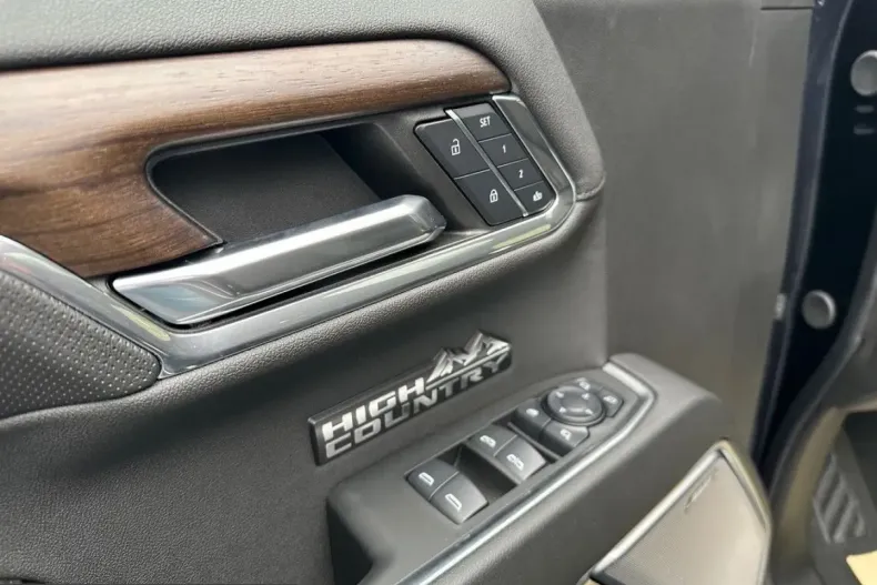 Chevrolet Silverado din 2025 cu 11.500 km - oferta CHE209939 - foto 21